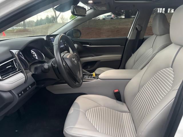 2022 Toyota Camry Hybrid SE