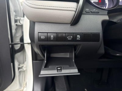 2022 Toyota Camry Hybrid SE