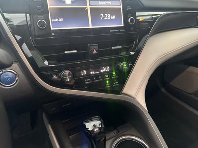 2022 Toyota Camry Hybrid SE