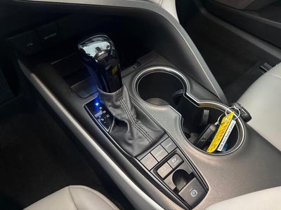 2022 Toyota Camry Hybrid SE