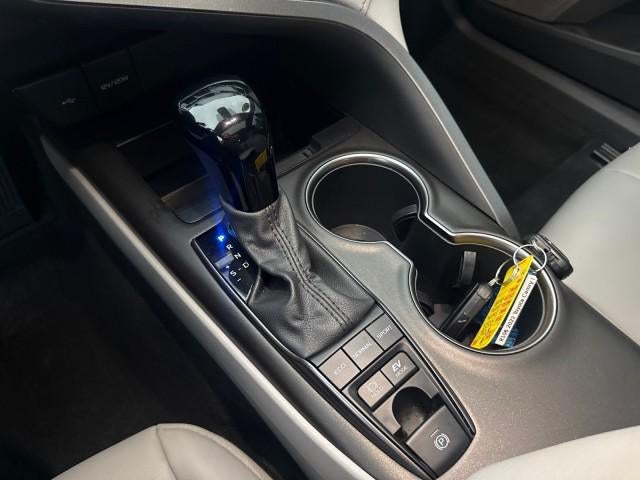 2022 Toyota Camry Hybrid SE