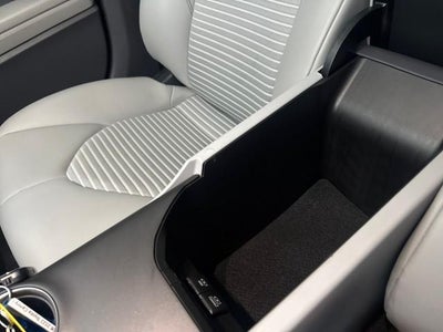 2022 Toyota Camry Hybrid SE