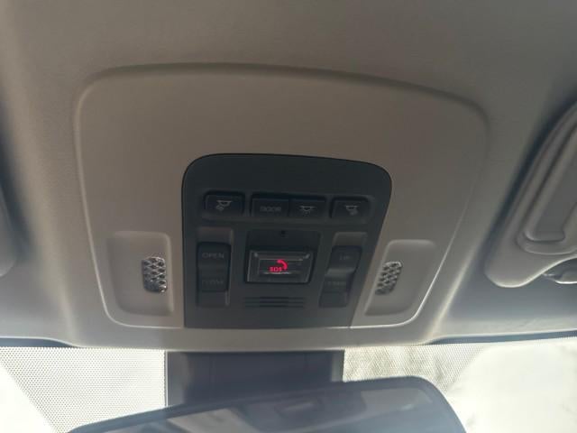 2022 Toyota Camry Hybrid SE