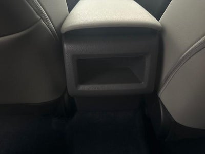 2022 Toyota Camry Hybrid SE