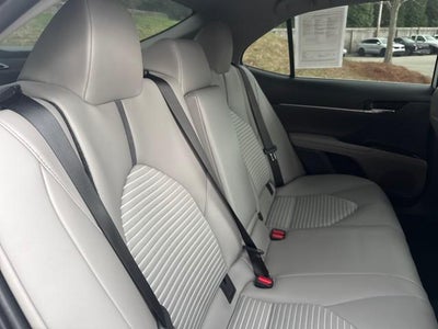 2022 Toyota Camry Hybrid SE