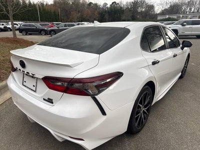 2022 Toyota Camry Hybrid SE