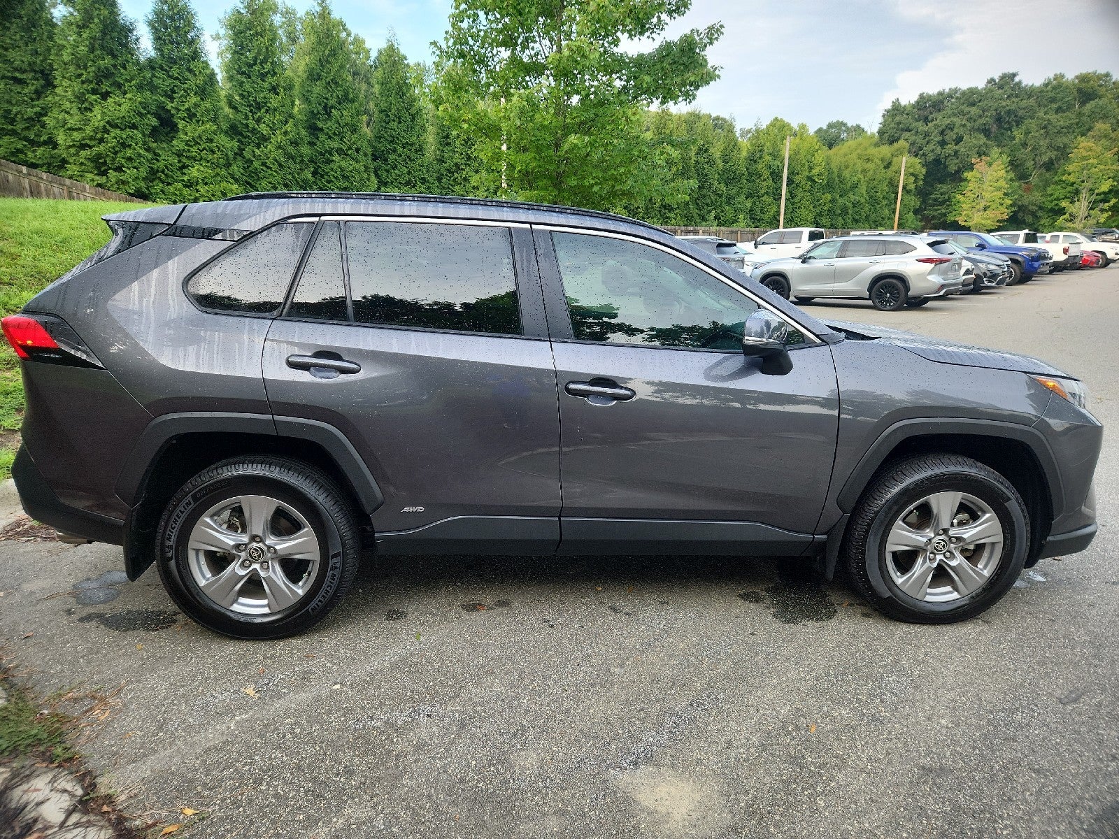 2022 Toyota RAV4 Hybrid XLE