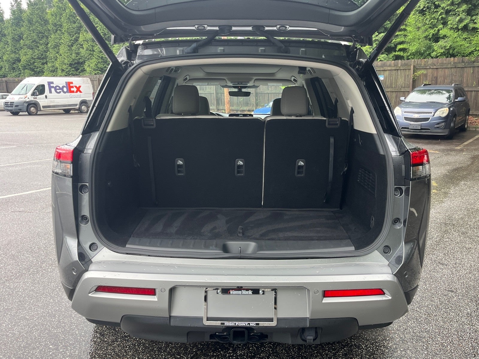 2024 Nissan Pathfinder SL