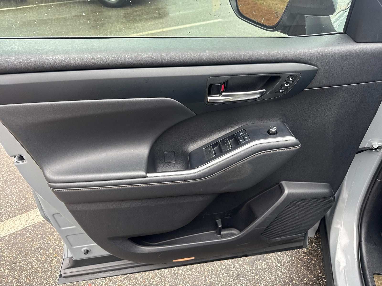 2022 Toyota Highlander Hybrid Bronze Edition