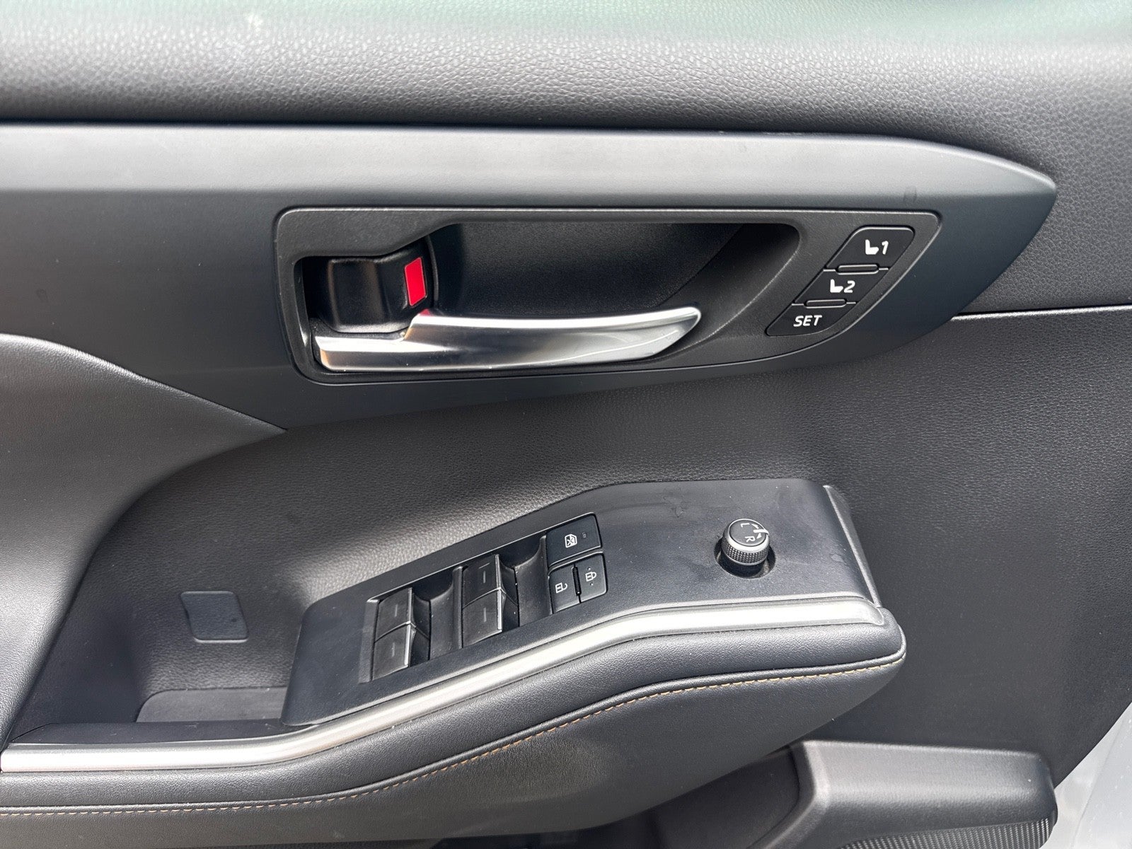 2022 Toyota Highlander Hybrid Bronze Edition