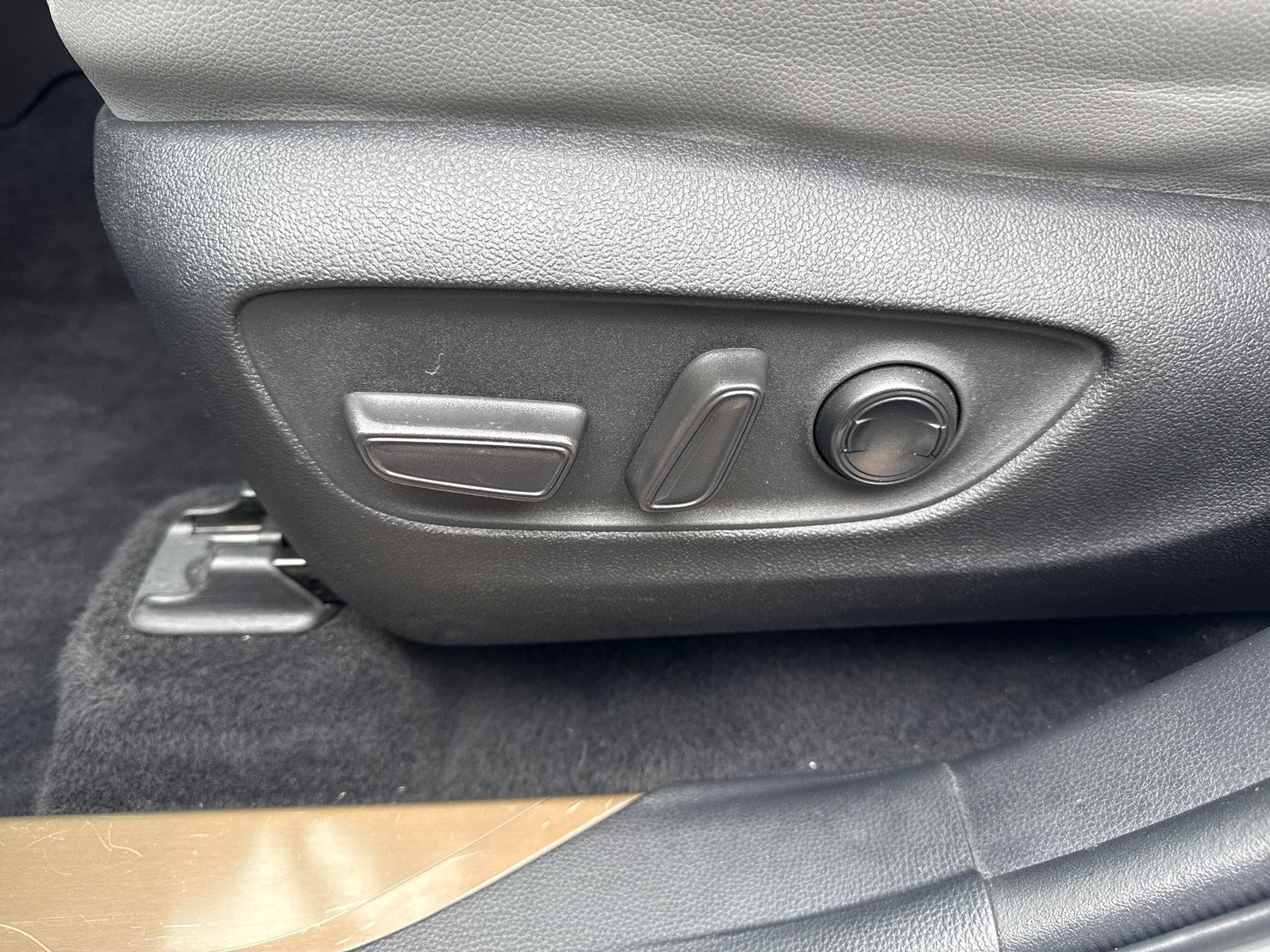 2022 Toyota Highlander Hybrid Bronze Edition