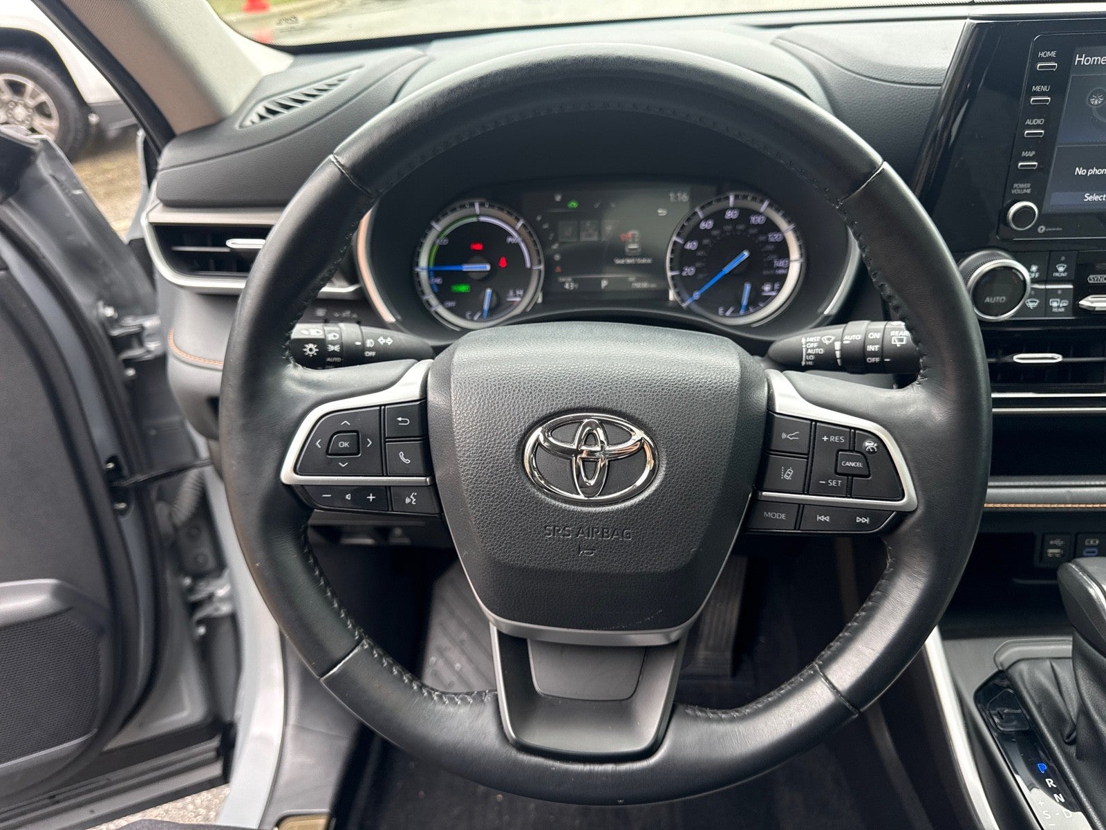 2022 Toyota Highlander Hybrid Bronze Edition