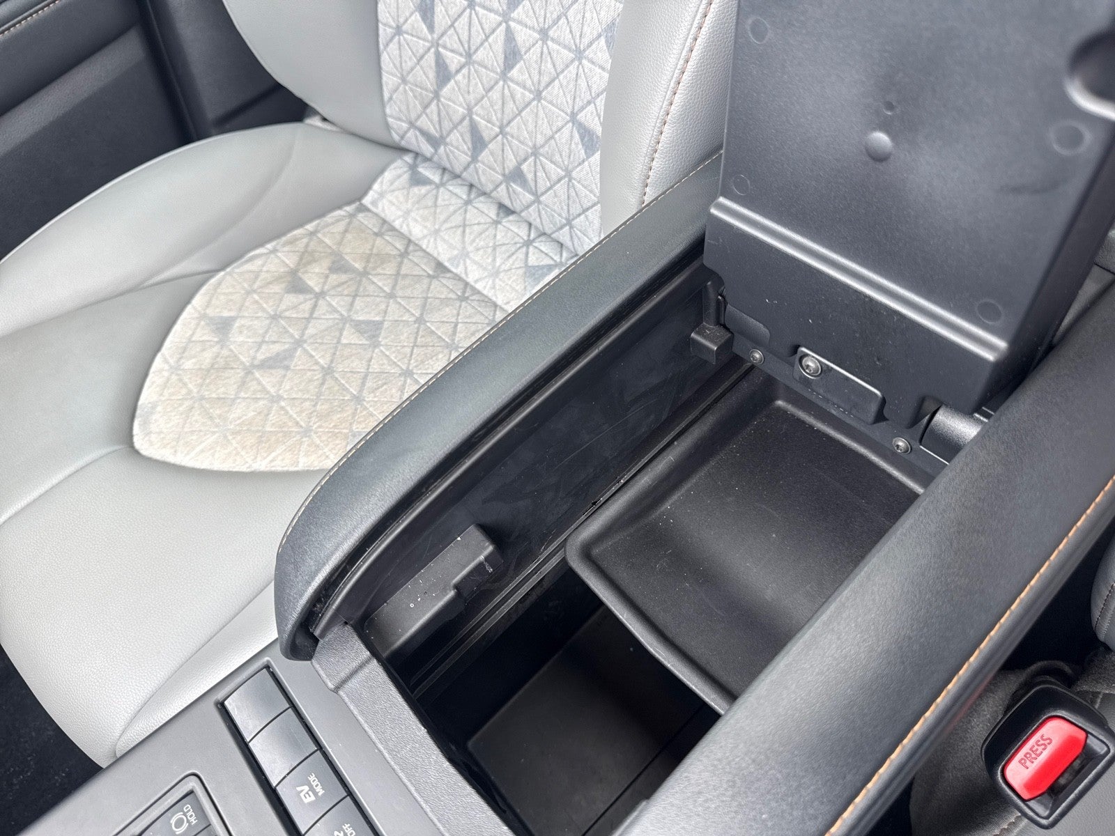 2022 Toyota Highlander Hybrid Bronze Edition