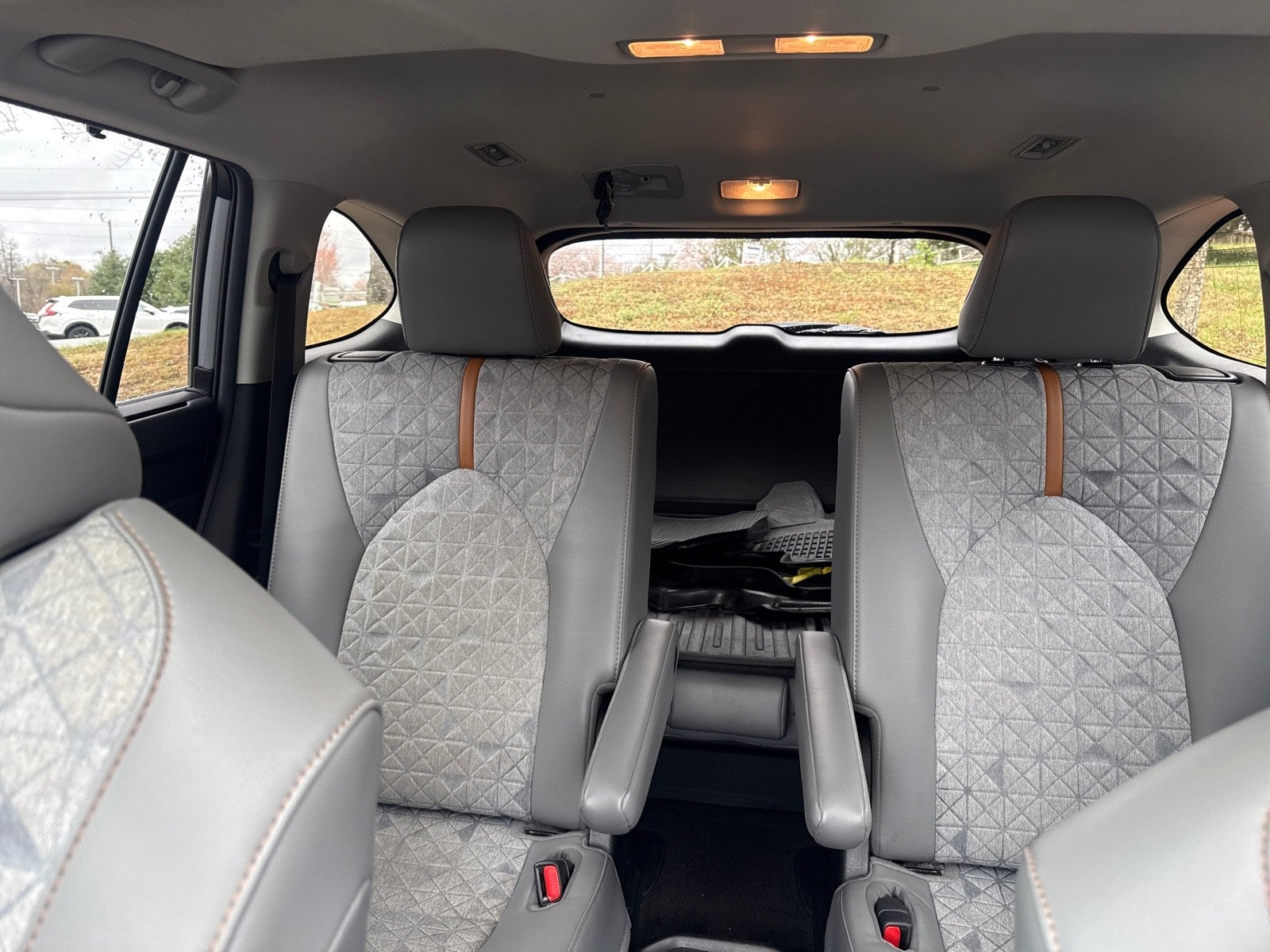 2022 Toyota Highlander Hybrid Bronze Edition