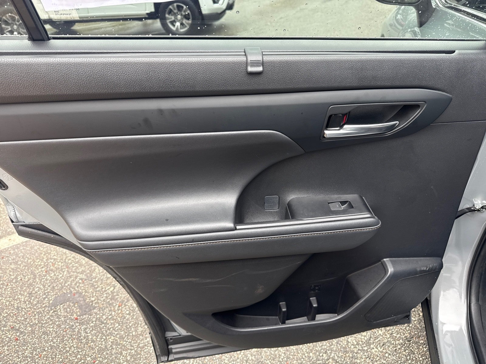 2022 Toyota Highlander Hybrid Bronze Edition