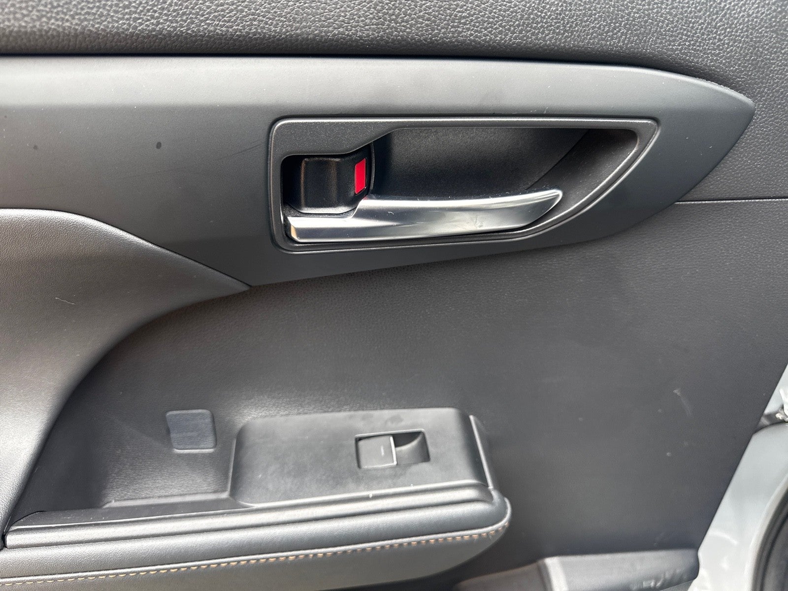 2022 Toyota Highlander Hybrid Bronze Edition