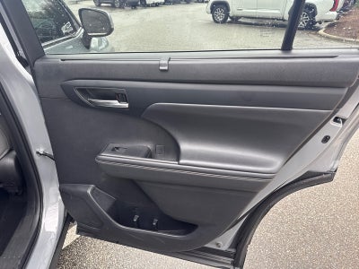 2022 Toyota Highlander Hybrid Bronze Edition