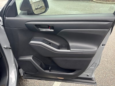 2022 Toyota Highlander Hybrid Bronze Edition