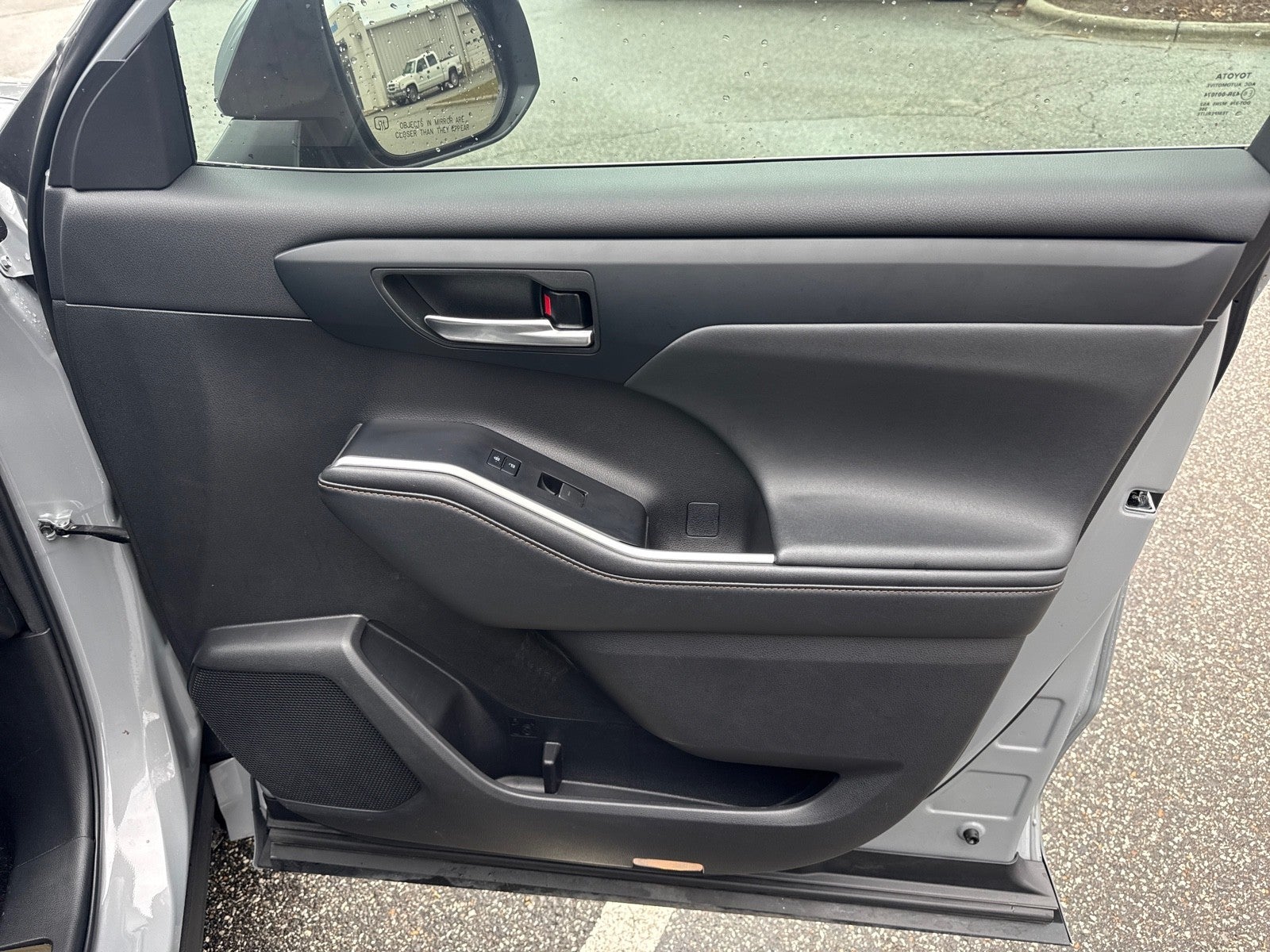 2022 Toyota Highlander Hybrid Bronze Edition