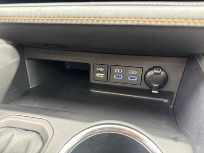 2022 Toyota Highlander Hybrid Bronze Edition