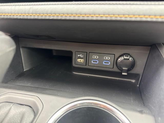 2022 Toyota Highlander Hybrid Bronze Edition