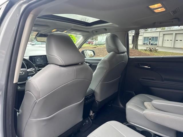 2022 Toyota Highlander Hybrid Bronze Edition