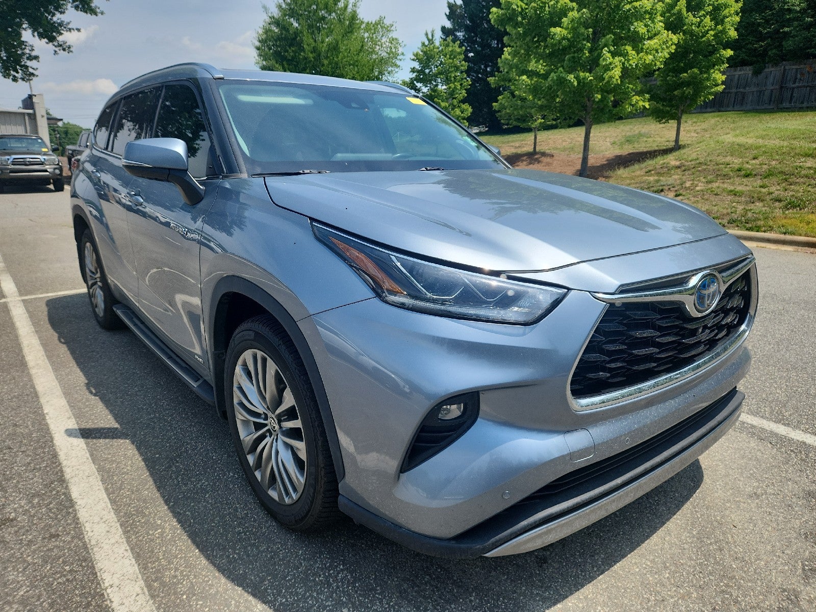 2021 Toyota Highlander Hybrid Platinum