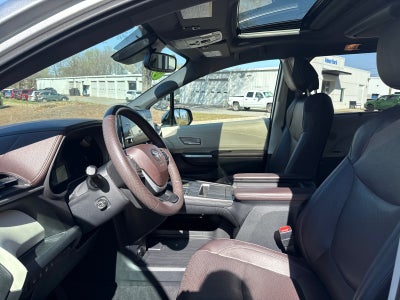 2023 Toyota Sienna Platinum