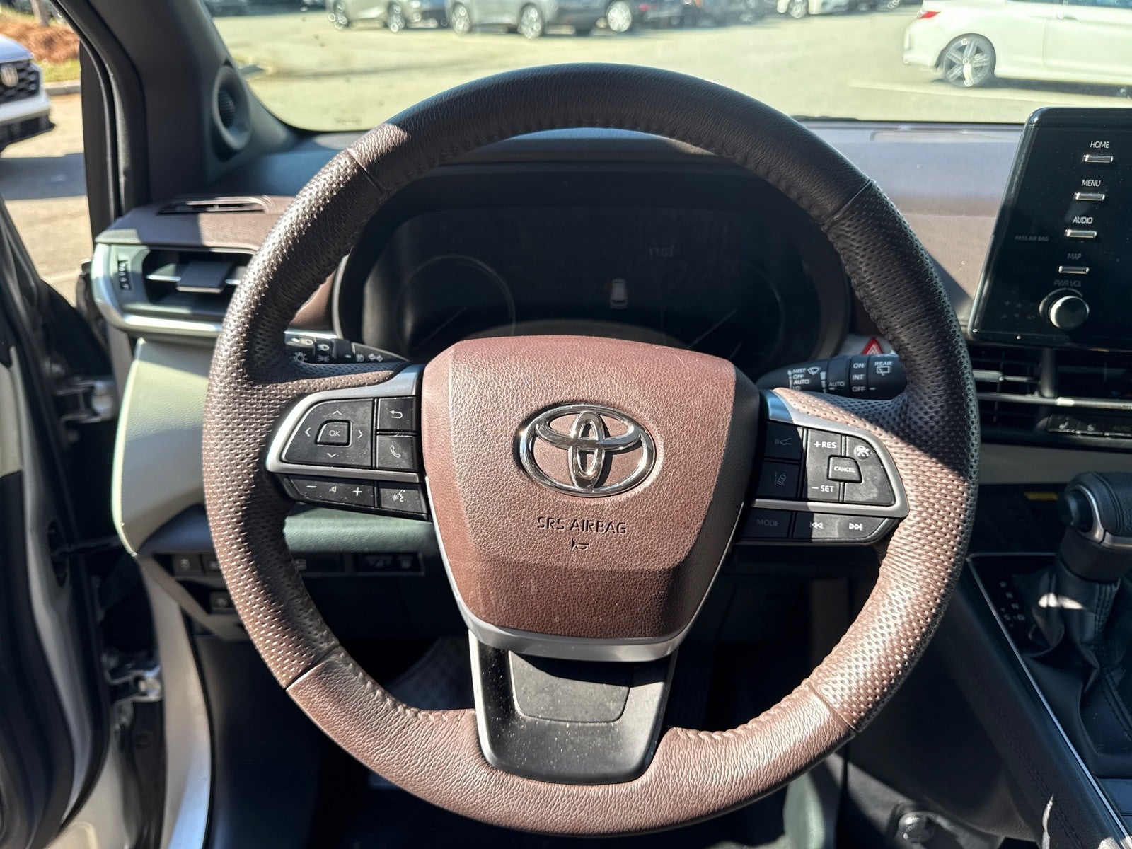 2023 Toyota Sienna Platinum