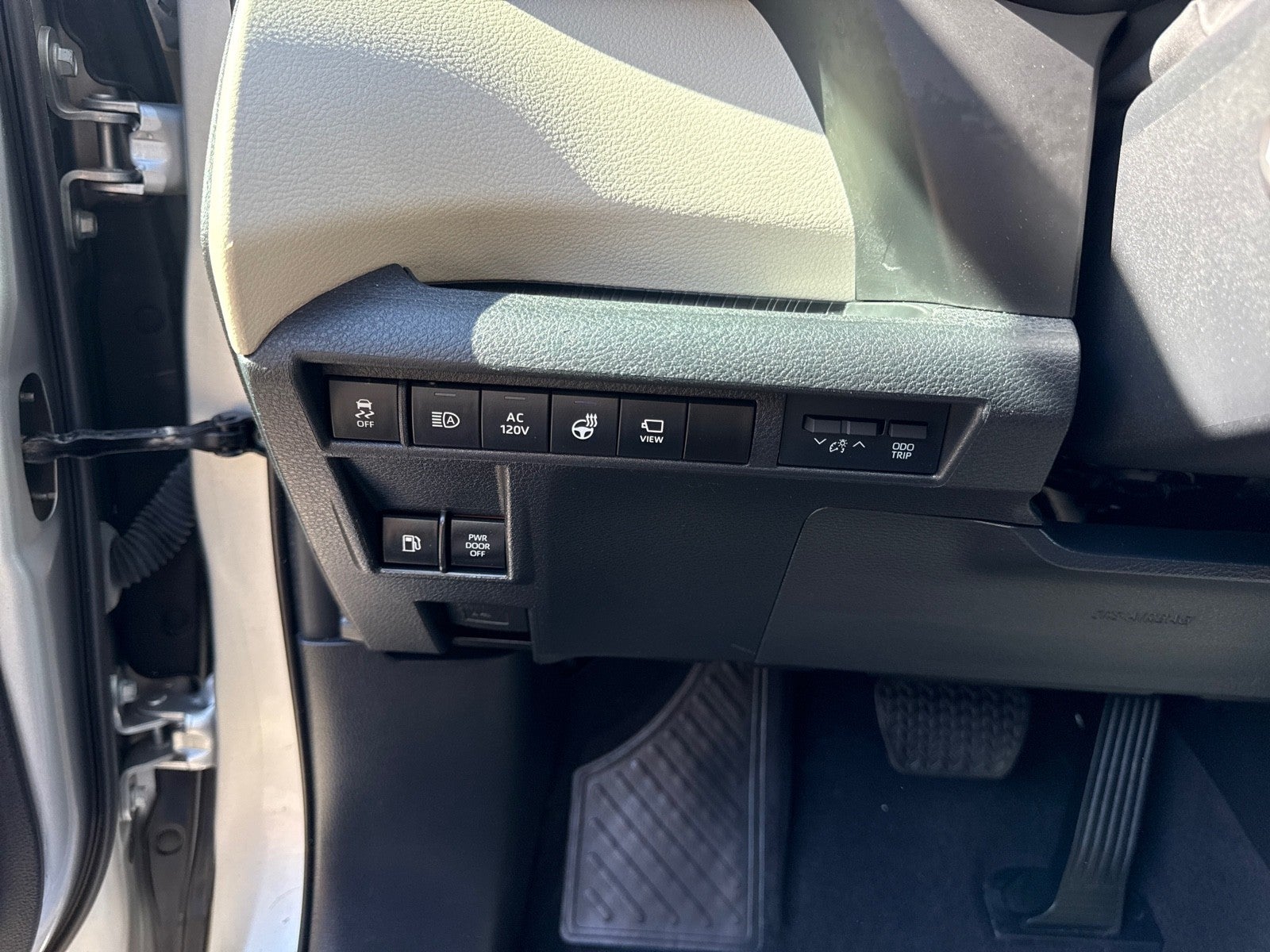 2023 Toyota Sienna Platinum