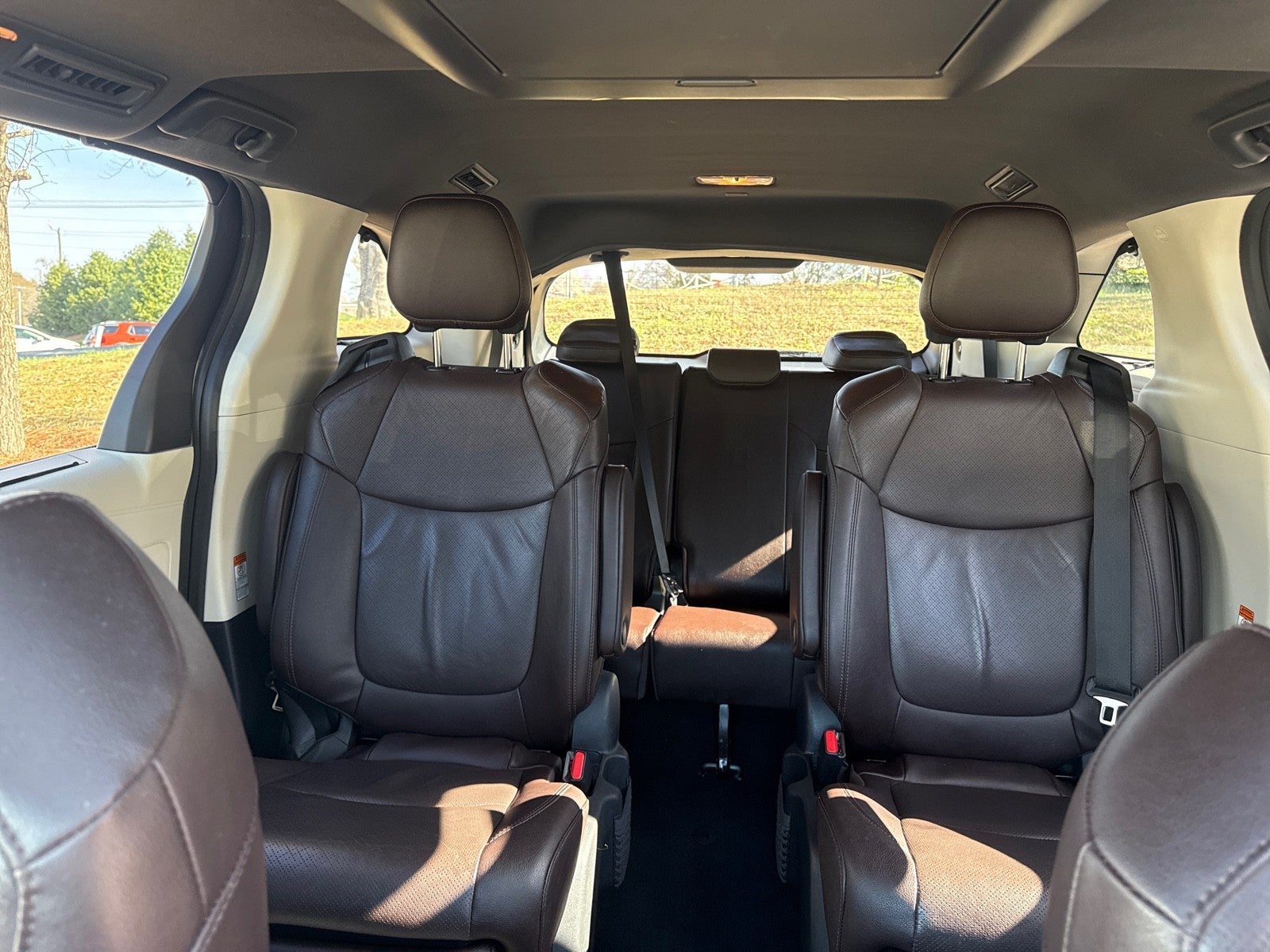 2023 Toyota Sienna Platinum