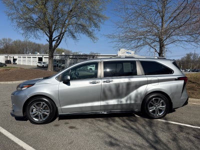 2023 Toyota Sienna Platinum