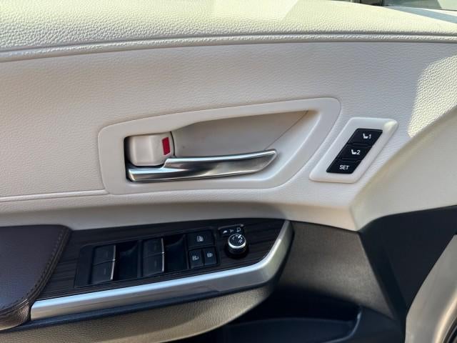2023 Toyota Sienna Platinum