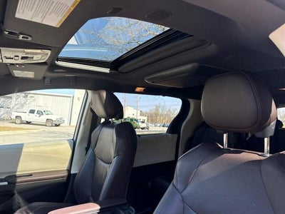 2023 Toyota Sienna Platinum