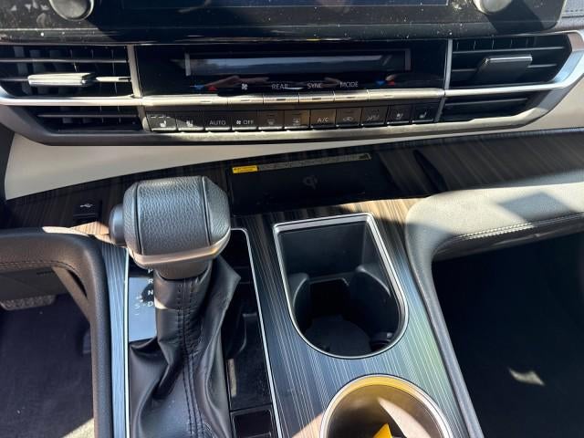 2023 Toyota Sienna Platinum