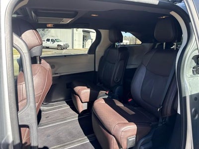 2023 Toyota Sienna Platinum