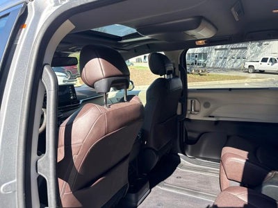 2023 Toyota Sienna Platinum