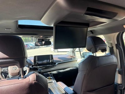 2023 Toyota Sienna Platinum