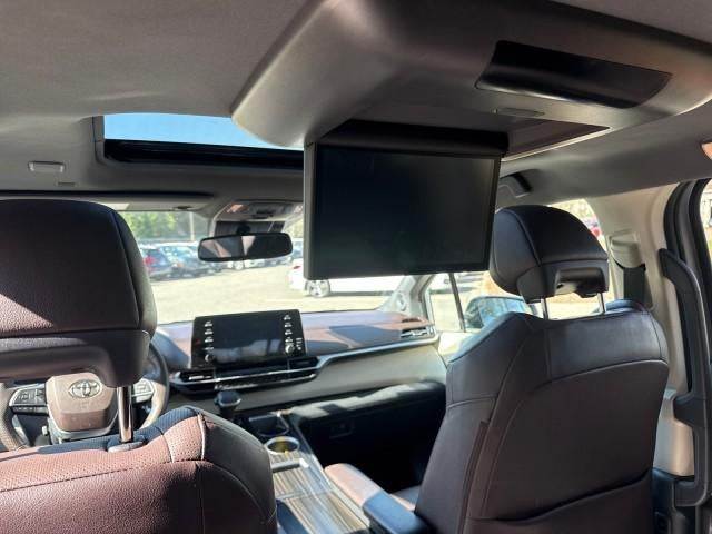 2023 Toyota Sienna Platinum