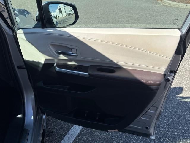 2023 Toyota Sienna Platinum