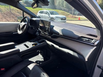 2023 Toyota Sienna Platinum