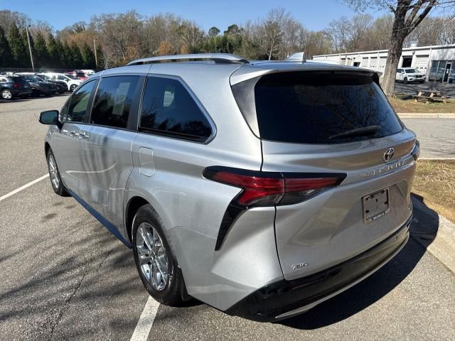 2023 Toyota Sienna Platinum