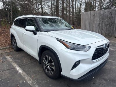 2022 Toyota Highlander Hybrid XLE