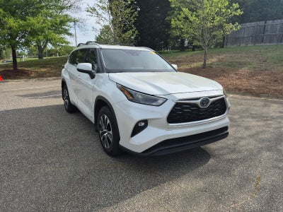 2022 Toyota Highlander Hybrid XLE