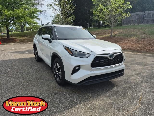 2022 Toyota Highlander Hybrid XLE
