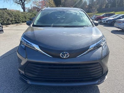 2025 Toyota Sienna XLE
