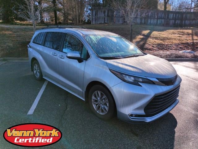 2024 Toyota Sienna XLE