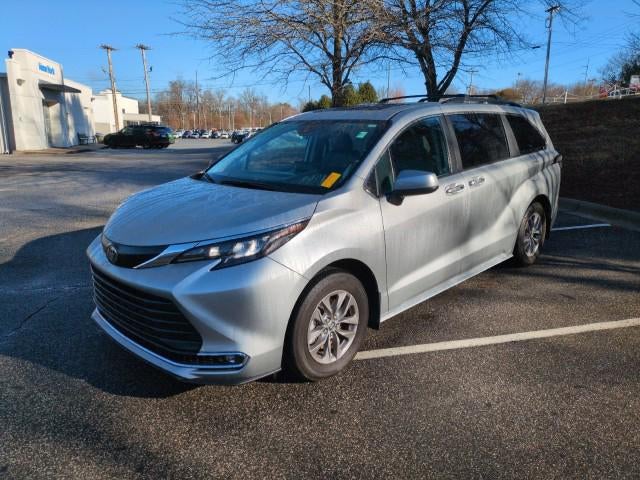 2024 Toyota Sienna XLE