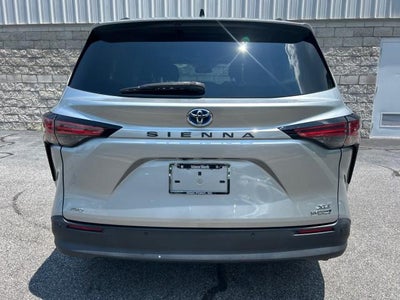 2021 Toyota Sienna XLE