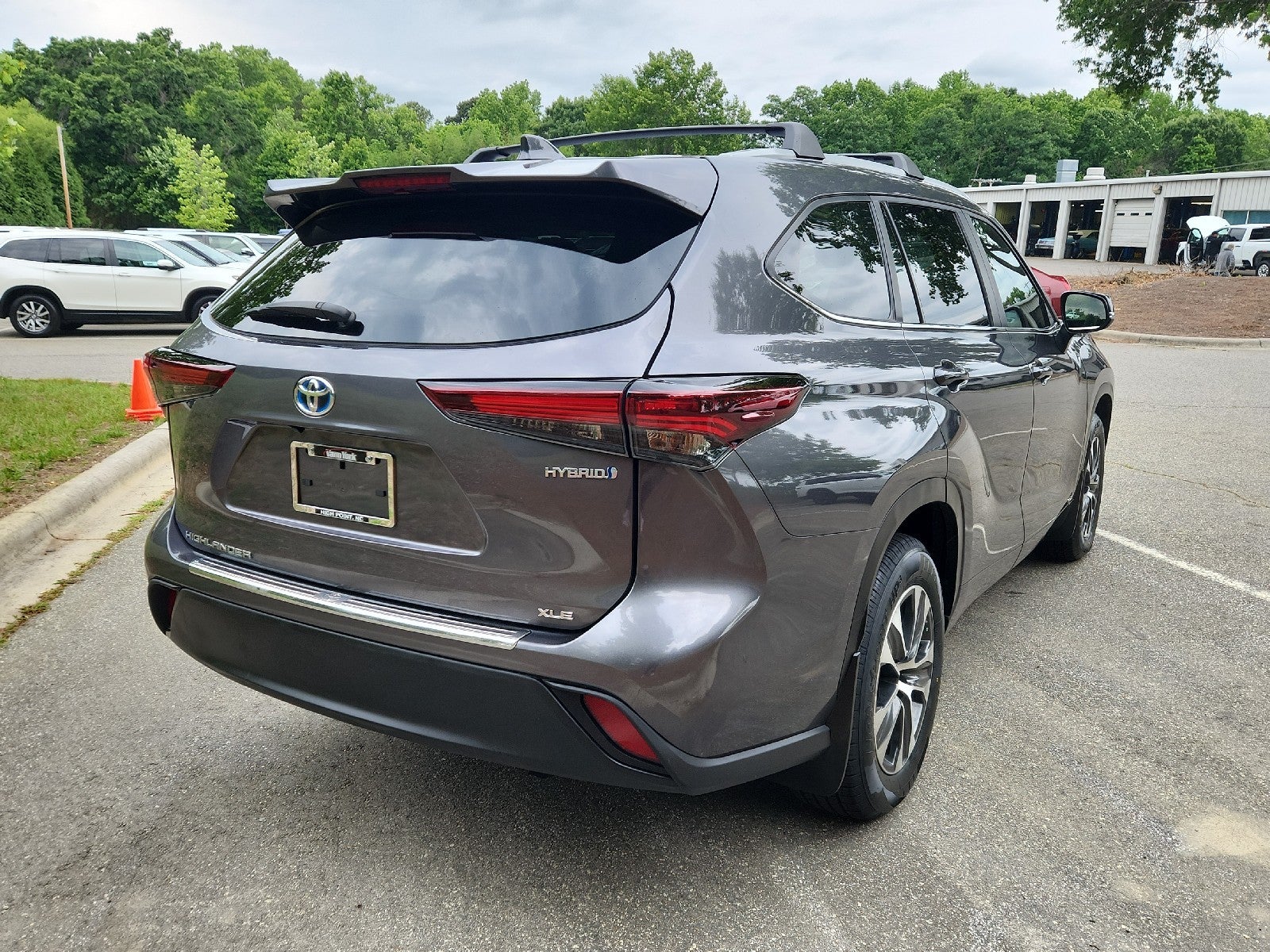 2024 Toyota Highlander Hybrid XLE